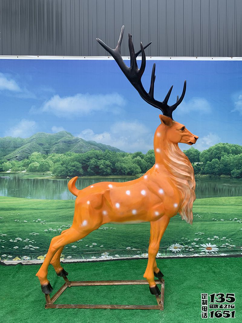 戶外大型仿真動(dòng)物景觀玻璃鋼梅花鹿雕塑 戶外大型仿真動(dòng)物景觀玻璃鋼梅花鹿雕塑