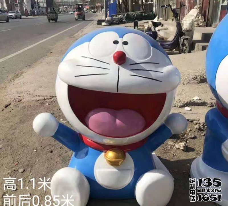 商場公園玻璃鋼彩繪機(jī)器貓哆啦A夢雕塑