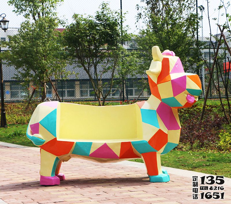幾何塊面奶牛動物座椅擺件 玻璃鋼雕塑卡通抽象園林景區(qū)商場裝飾品 幾何塊面奶牛動物座椅擺件 玻璃鋼雕塑卡通抽象園林景區(qū)商場裝飾品