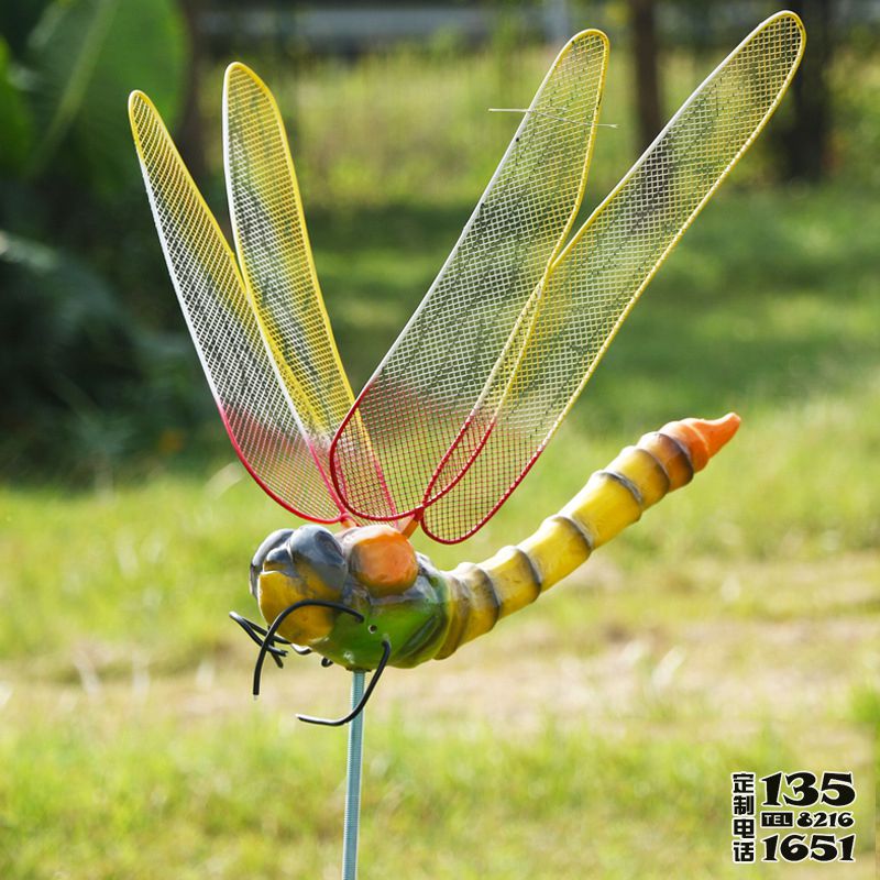 戶外公園創意玻璃鋼仿真蜻蜓雕塑 戶外公園創意玻璃鋼仿真蜻蜓雕塑